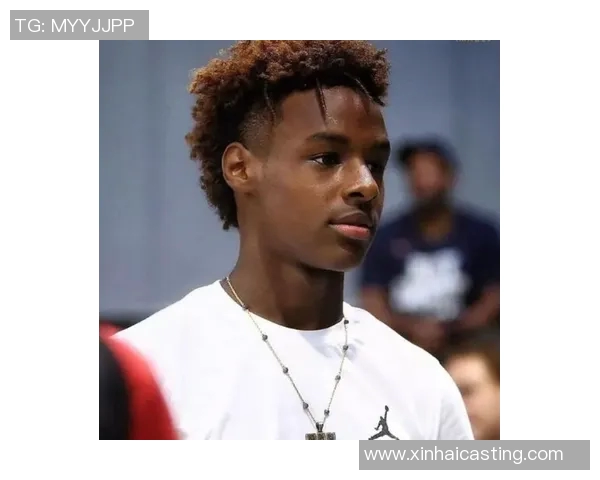 足球明星年少成父亲16岁迎来孩子生活轨迹引发热议